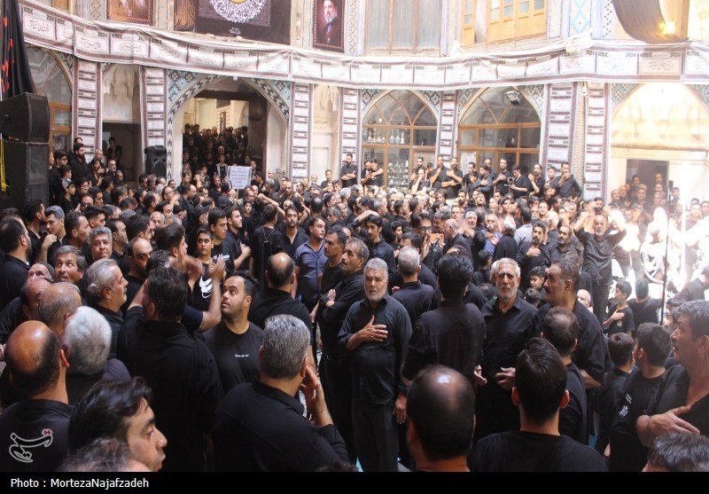 عزاداری سنتی کاشانیها روز تاسوعا در تیمچه امینالدوله+تصاویر اخبار کاشان , کاشان , تاسوعا ,