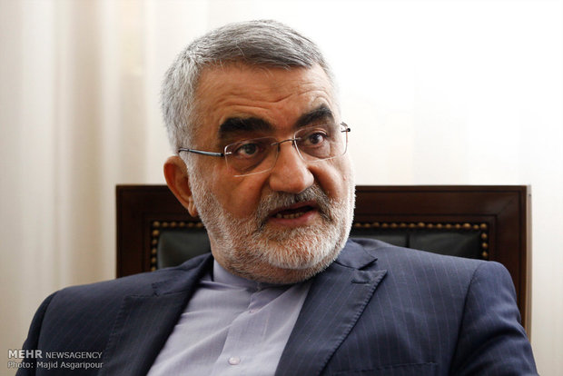 مجلس مدیریت بر تنگه هرمز را قانونمند میکند؛ عمان نیز پای کار است