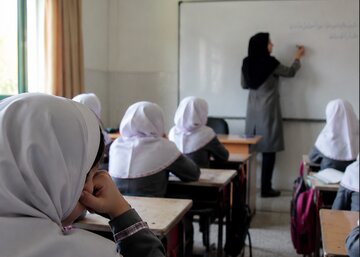 واکنش کاربران خبرآنلاین به ضعف آموزش؛ دانشآموزان امیدی به آینده ندارند مشکل فقط مدرسه نیست/ از روزی که منزلت معلم از بین رفت سراشیبی آموزش آغاز شد