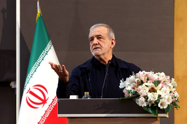 پزشکیان: باید واقعیتهای موجود را برای مردم تبیین کنیم