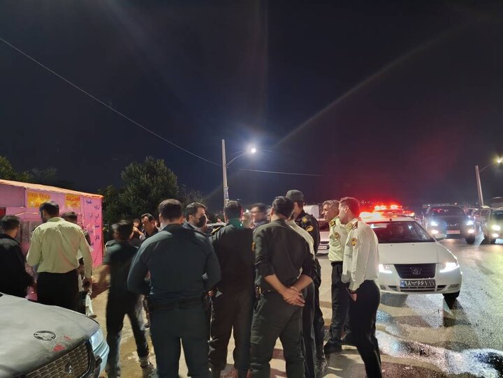 پس از پیگیری مهر؛ قلیانهای بام یاسوج جمع شد؛ شهردار نیامد پس از پیگیری مهر؛ قلیانهای بام یاسوج جمع شد؛ شهردار نیامد