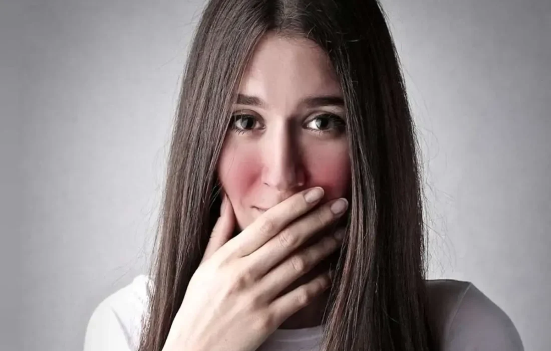 چرا وقتی خجالت میکشیم صورتمان سرخ میشود؟