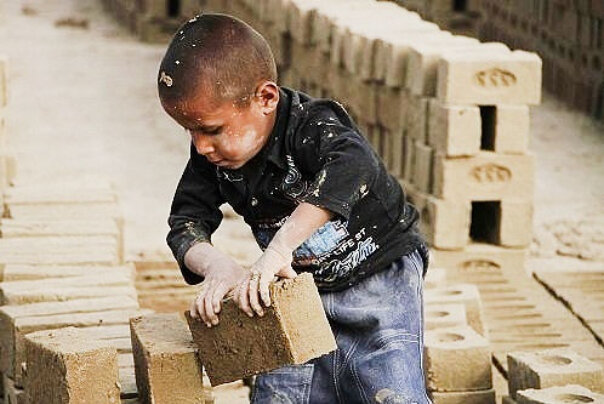 کودکان کار گیلان زیر ذرهبین؛ وقتی مردم جای خالی را پر می کنند کودکان کار گیلان زیر ذرهبین؛ وقتی مردم جای خالی را پر می کنند