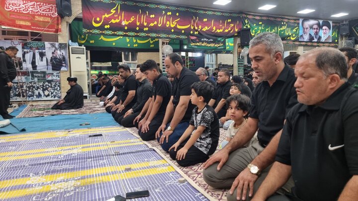 گناوه در عاشورای حسینی غرق در سوگ شد؛ اشک ماتم بر داغ کربلا گناوه در عاشورای حسینی غرق در سوگ شد؛ اشک ماتم بر داغ کربلا