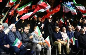 جمع خوانی فعالان قرآنی به یاد رهبر شهید