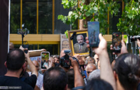 دختر اکبر عبدی: هزینه تهیه تاج گل برای پدرم را به بیماران «پروانهای» اختصاص دهید