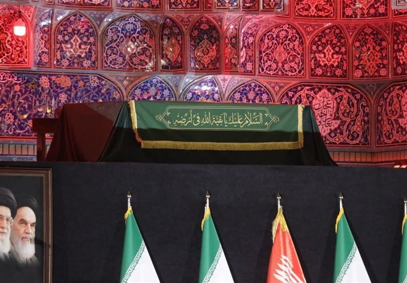 مسجد جمکران ساعاتی پیش از آغاز مراسم تشییع امام شهید مملو از جمعیت شد مسجد جمکران , اخبار قم , اخبار استان قم , بدرقه آقای شهید ایران , تشییع آیتاللهالعظمی سید علی خامنهای , شهید امام خامنه ای (ره) ,