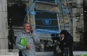 دلار ۴ درصد ریخت، ۲۰۷ فقط ۲.۹ درصد / خودرو زیر فشار دلار کوتاه میآید؟