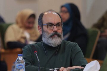 سینماگر ما حوزه نظری را قبول ندارد/ حوزه نظری با تحقیر به سینما نگاه میکند