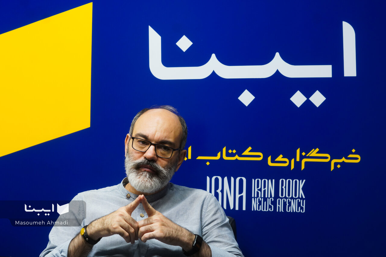 سینماگر ما حوزه نظری را قبول ندارد/ حوزه نظری با تحقیر به سینما نگاه میکند سینماگر ما حوزه نظری را قبول ندارد و حوزه نظری هم با تحقیر به سینما نگاه میکند
