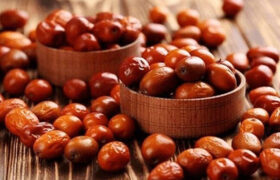 از قاعدگی و یائسگی تا استخوانها: نگاهی به فواید بیشمار سنجد برای زنان