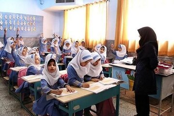 اعتبار لازم برای مزایا و پرداختیهای فرهنگیان تامین شد