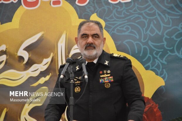 دریادار ایرانی: امکان زمینگیر کردن دشمن را در هر نقطهای داریم