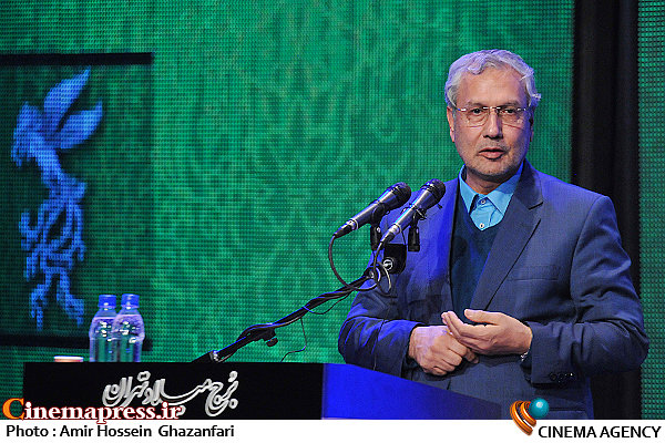 «دشمن» هوای جامعه را دچار «خفگی» میکند/ نباید خودمان نیز از «داخل» جامعه را دچار «خفگی» کنیم!