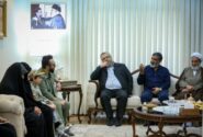 دیدار اعضای دفتر حفظ آثار رهبر شهید انقلاب با خانواده شهید تنگسیری