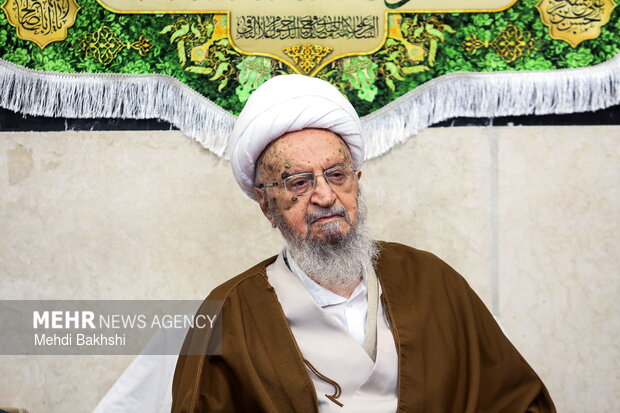 عارف با آیتالله مکارم شیرازی دیدار و گفتگو کرد