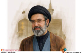 «ققنوسی» که از خرمن آتش «جنگ تحمیلی اوّل» برآمد اینک در اثر فشارهای دشمن و بهخصوص «دو جنگ تحمیلی اخیر» آنچنان بزرگ شده است که سایۀ پروازش بر «سرزمینهای دشمن» هم افتاده است