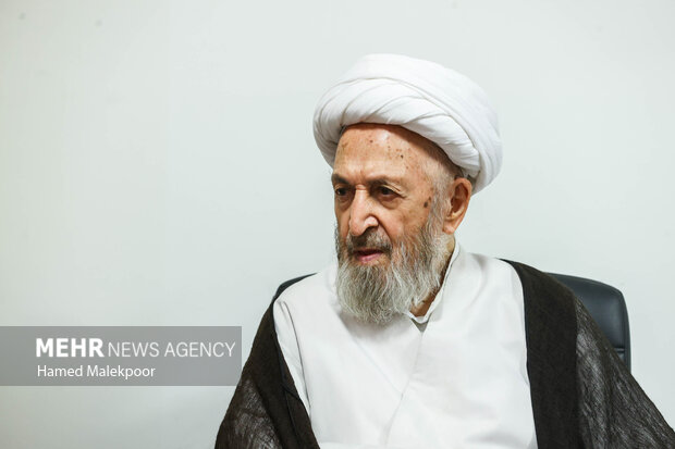 معاون اول رئیسجمهور با آیتالله سبحانی دیدار و گفتگو کرد