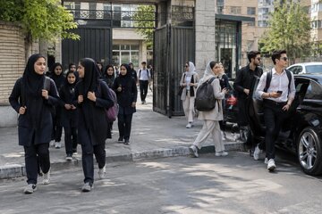 هدایت تحصیلی یک میلیون و ۲۰۰ هزار دانشآموز پایه نهم / جزئیات انتخاب رشته اعلام شد