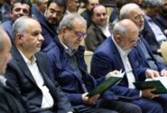حضور پزشکیان در مراسم یادبود مرحوم احمد ناطق نوری
